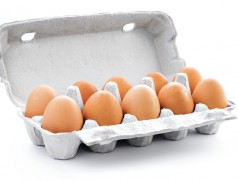 Kaum ein Ei wird heutzutage ohne Sojabohnen erzeugt. Im konventionellen Bereich bisher in aller Regel mit genveränderter Ware aus Übersee. Foto: www.fotolia.com