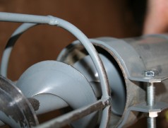 In Nordamerika wurden für Soja Förderschnecken entwickelt, die Dank der nach vorne angewinkelten Schnecke trotz geringem Durchmesser verhältnismäßig kornschonend arbeiten. Foto: Taifun Tofuprodukte